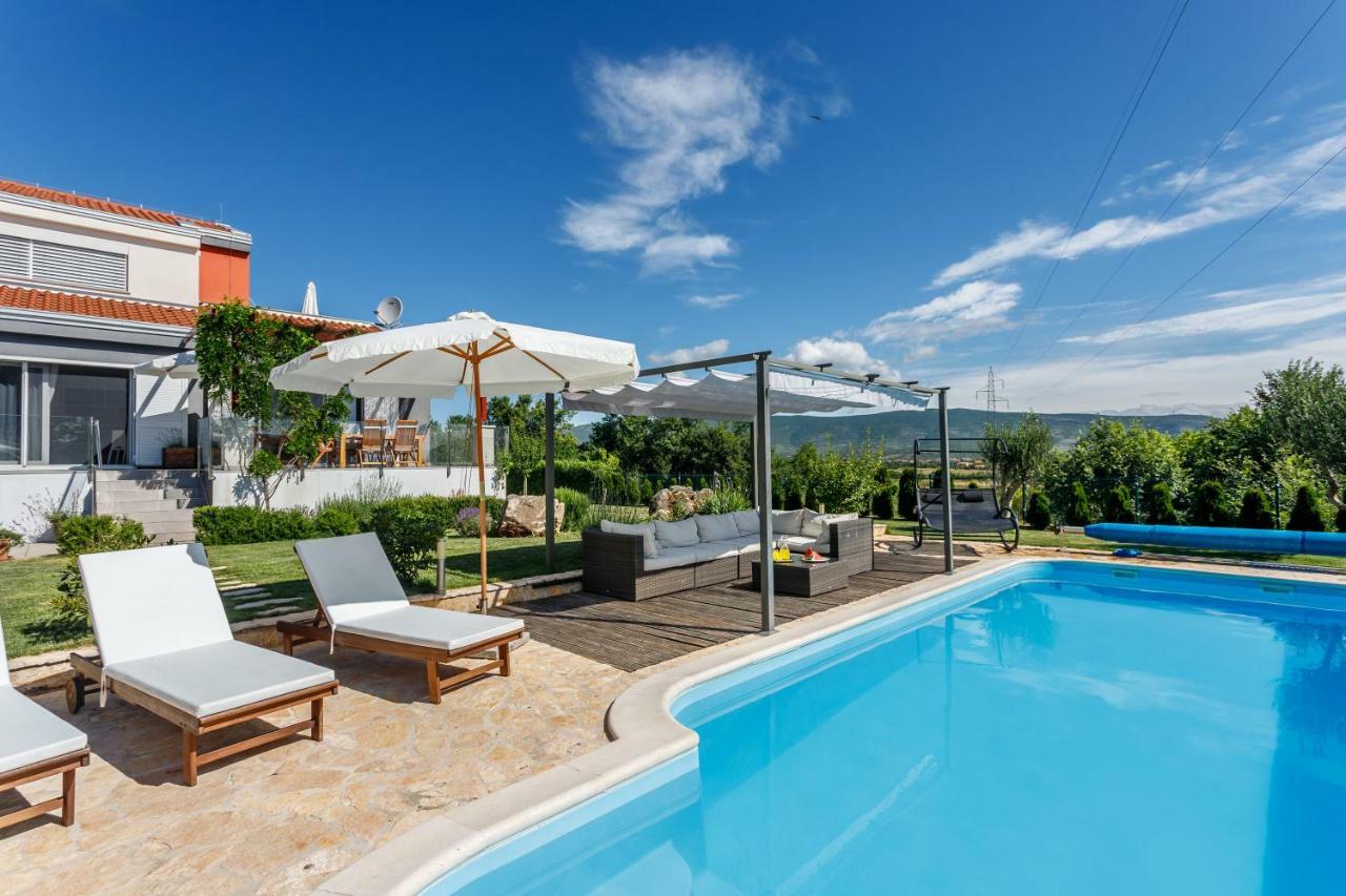 Luxury Villa Nadalina-Dicmo Dugopolje Esterno foto