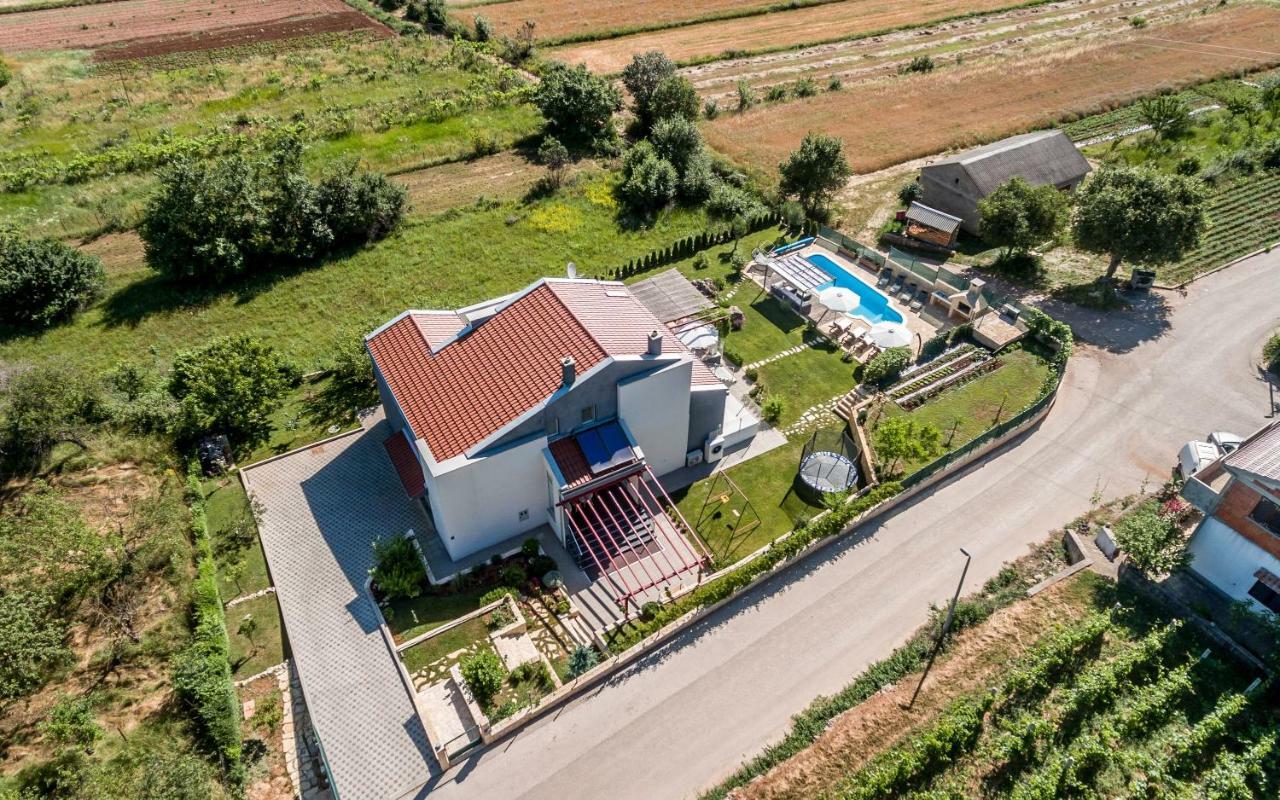 Luxury Villa Nadalina-Dicmo Dugopolje Esterno foto