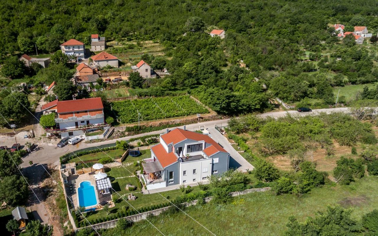 Luxury Villa Nadalina-Dicmo Dugopolje Esterno foto