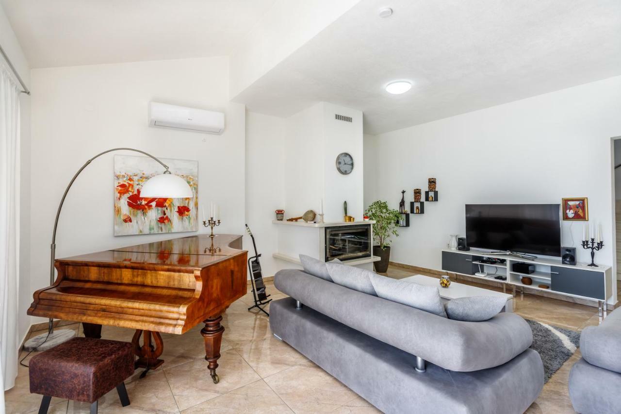 Luxury Villa Nadalina-Dicmo Dugopolje Esterno foto