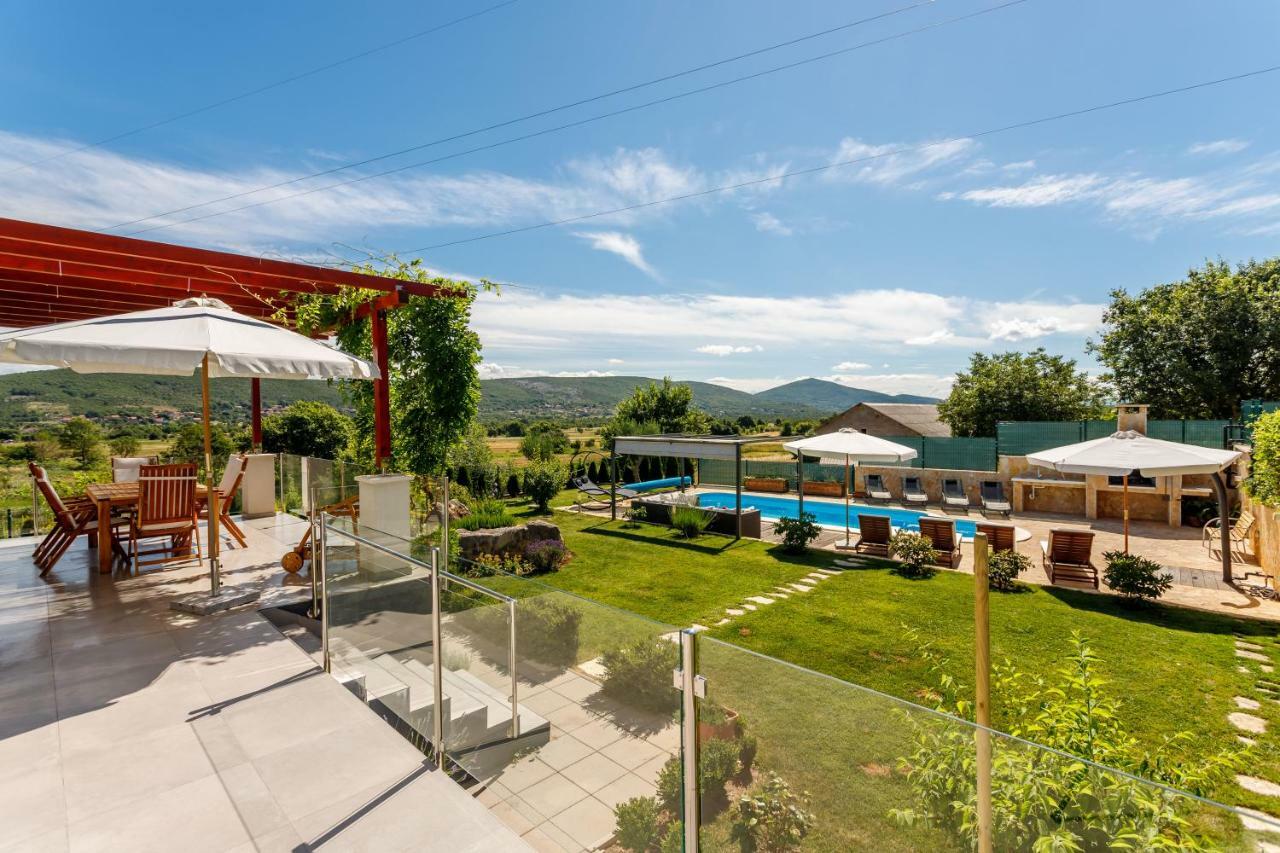 Luxury Villa Nadalina-Dicmo Dugopolje Esterno foto
