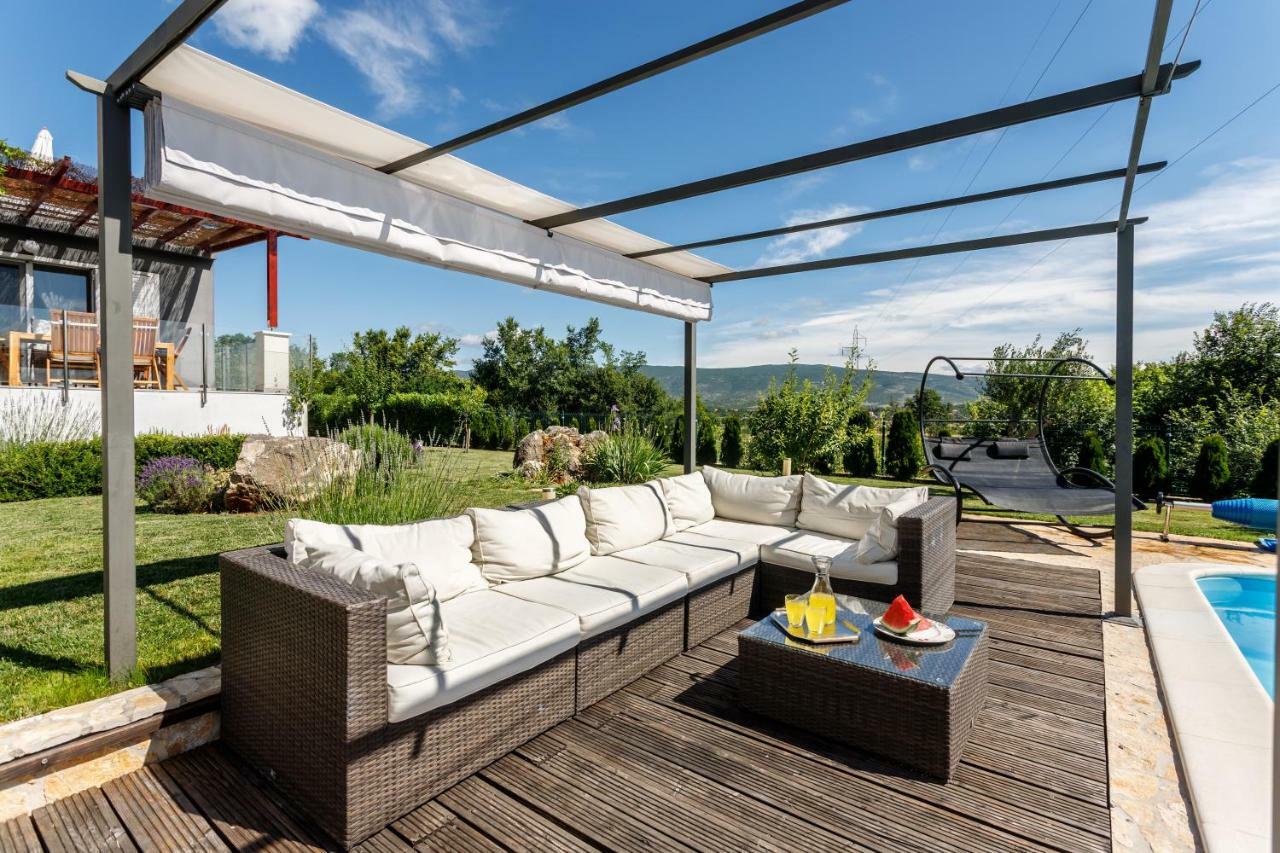 Luxury Villa Nadalina-Dicmo Dugopolje Esterno foto