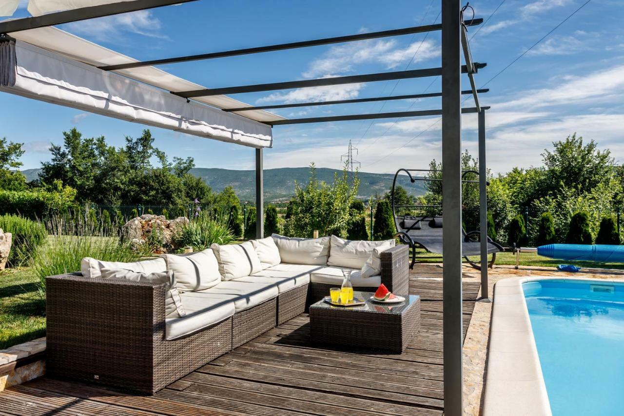 Luxury Villa Nadalina-Dicmo Dugopolje Esterno foto